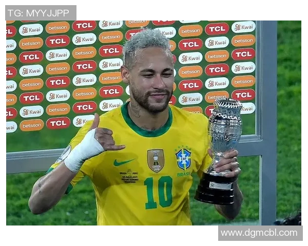 内马尔助攻后表情严肃队友欢庆指向他方向展现默契